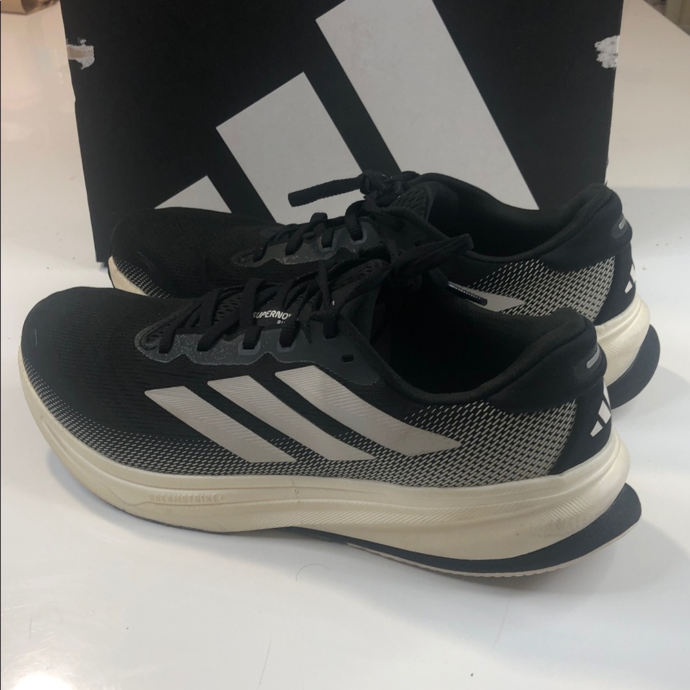 Adidas Supernova Rise 2 M Sneakers Men’s Size 9.5 Black/White Mesh Running Shoe